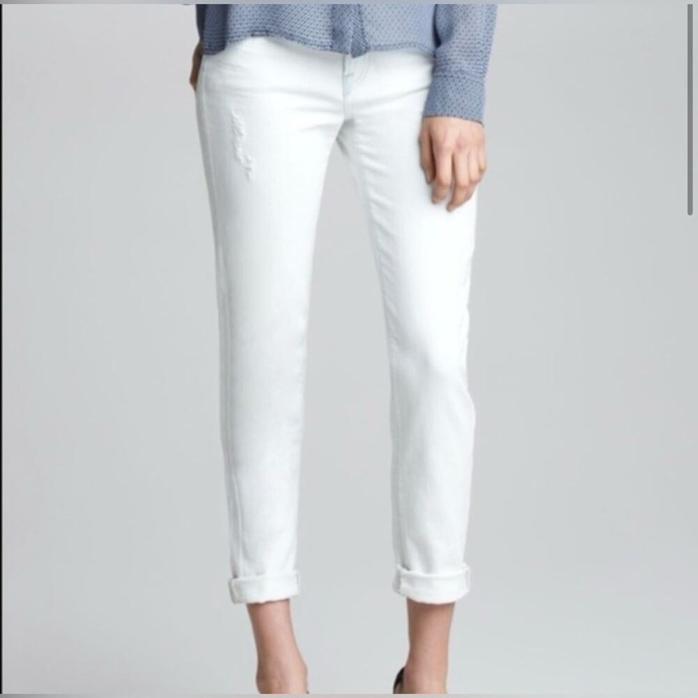 Vince 5 Pocket Rolled Relaxed Jeans in Bleached Out White Size 26